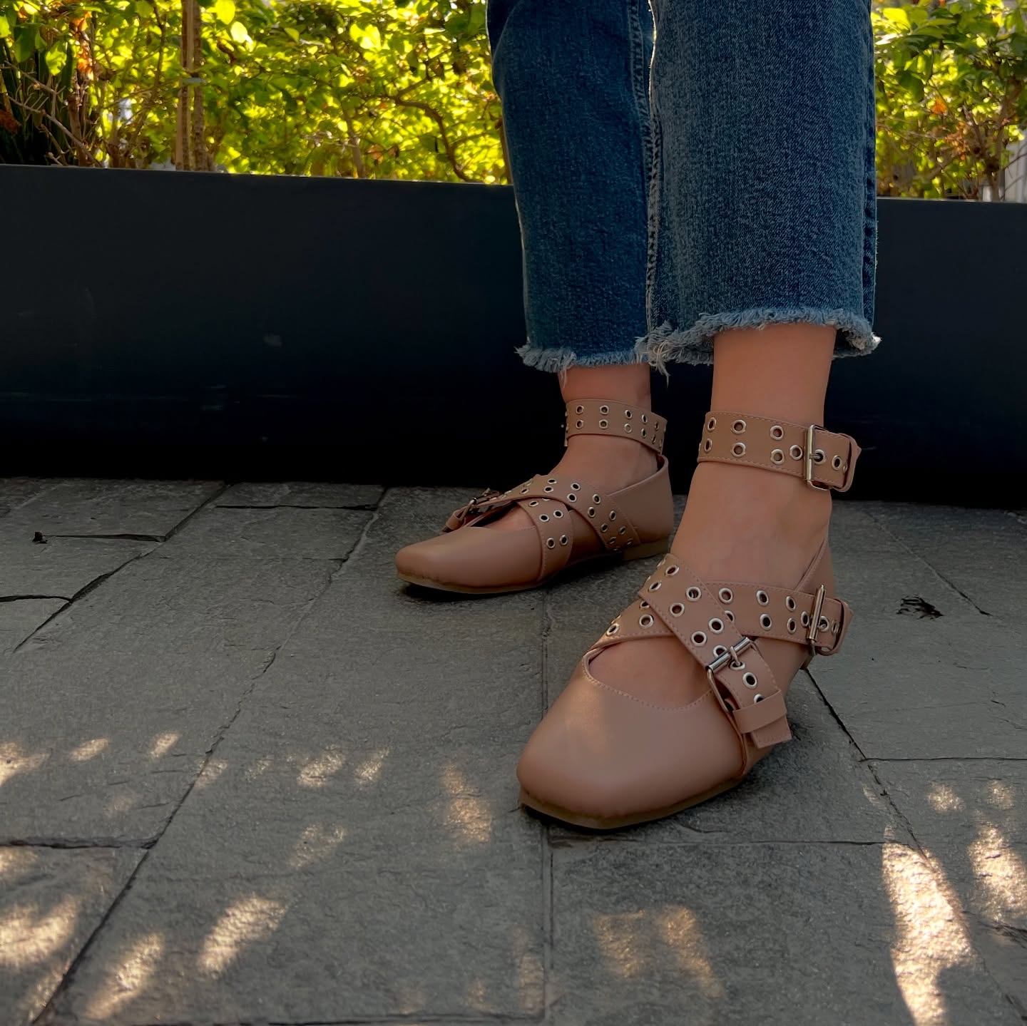 Ballerina nude con broches