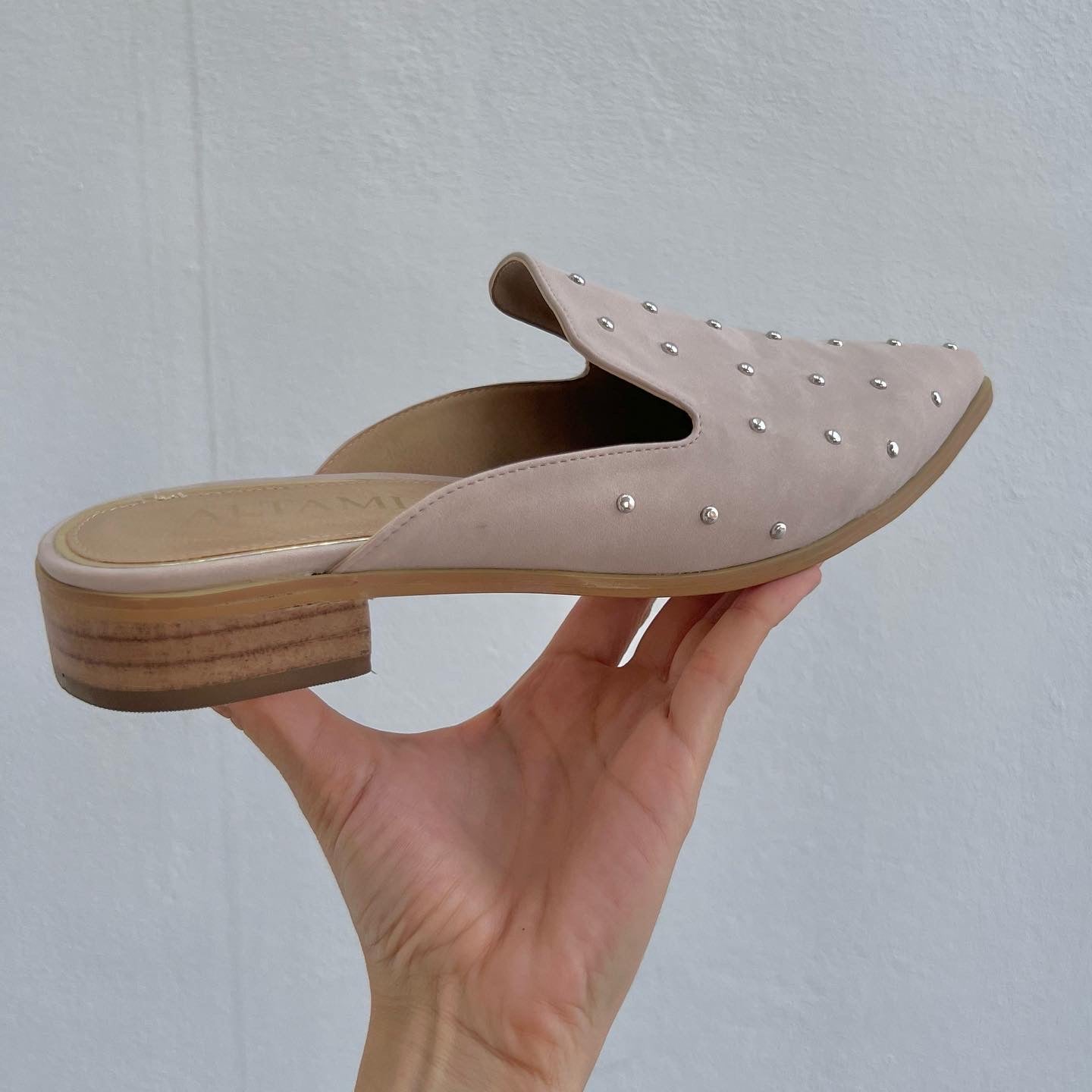 Zapatilla mule nude puntal